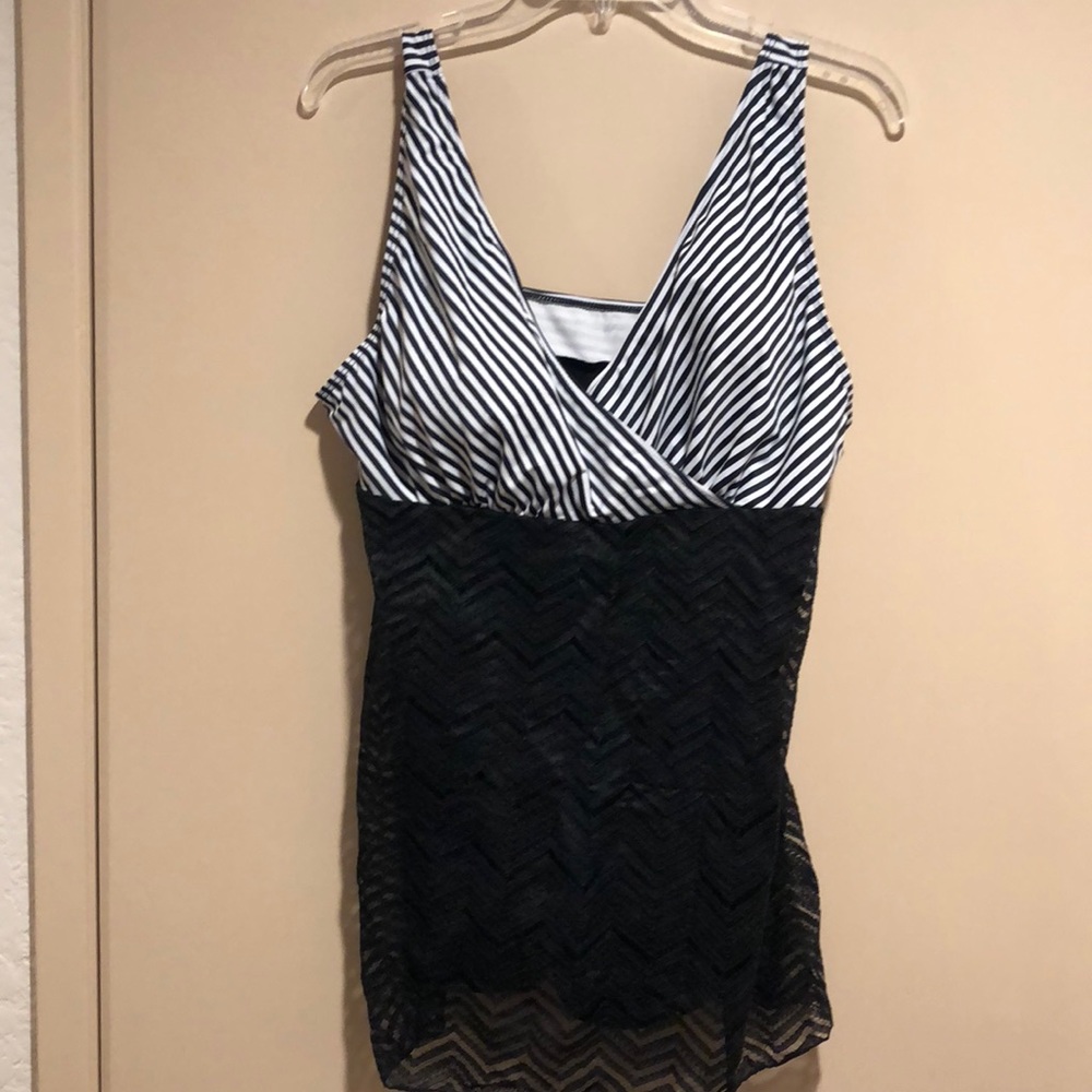 Black and White one piece bathing suit-XL